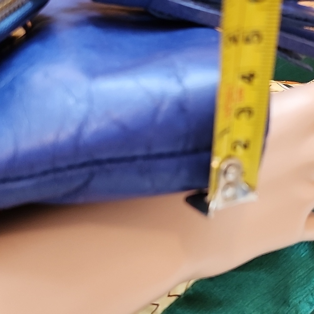 Estelon Electric Blue Leather Crossbody/Wristlet/ Clutch with Tassels EUC - Picture 14 of 14